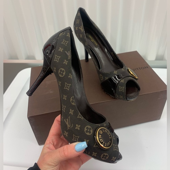 Authentic Louis Vuitton heels size 6 - Picture 4 of 4